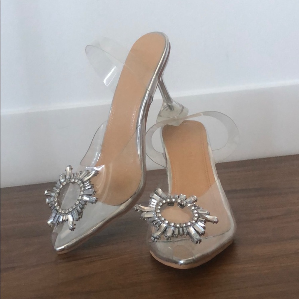 Shoe - Picture 2 of 4